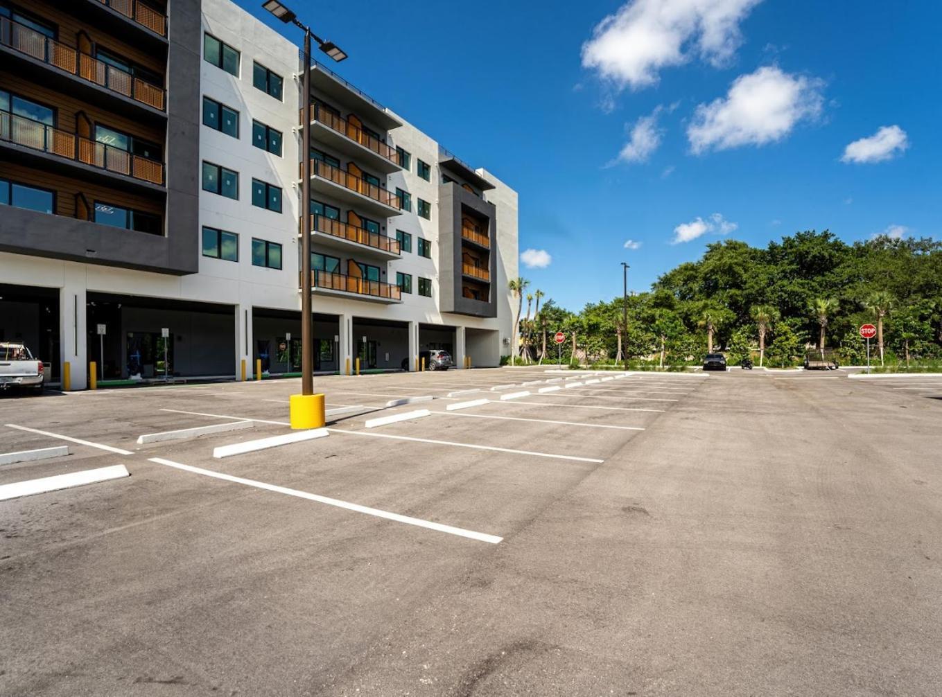 Sejur At Koosh Living Davie Exterior photo