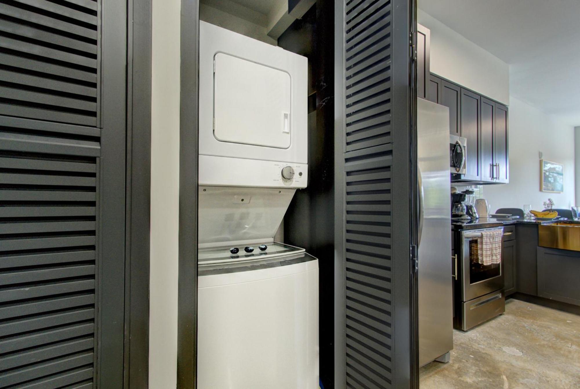 Sejur At Koosh Living Davie Exterior photo
